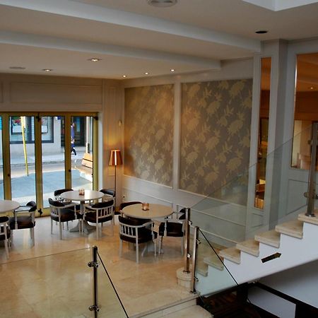 Hotel Serantes او غروف المطعم الصورة