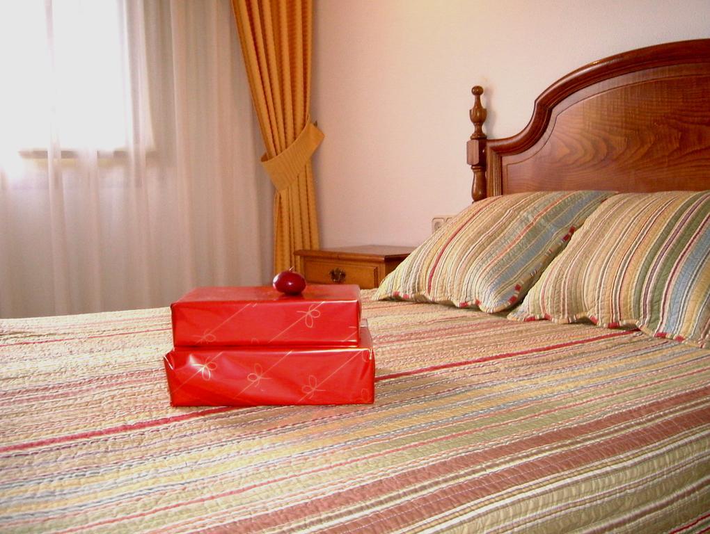 Hotel Serantes او غروف الغرفة الصورة