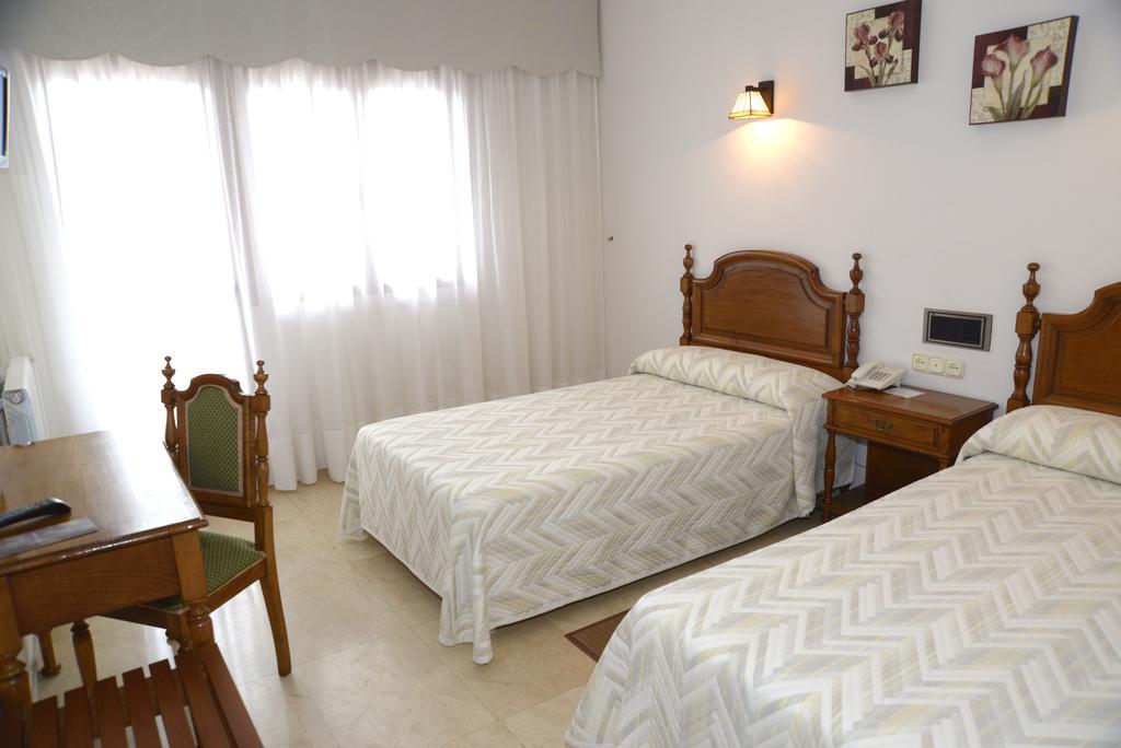 Hotel Serantes او غروف المظهر الخارجي الصورة