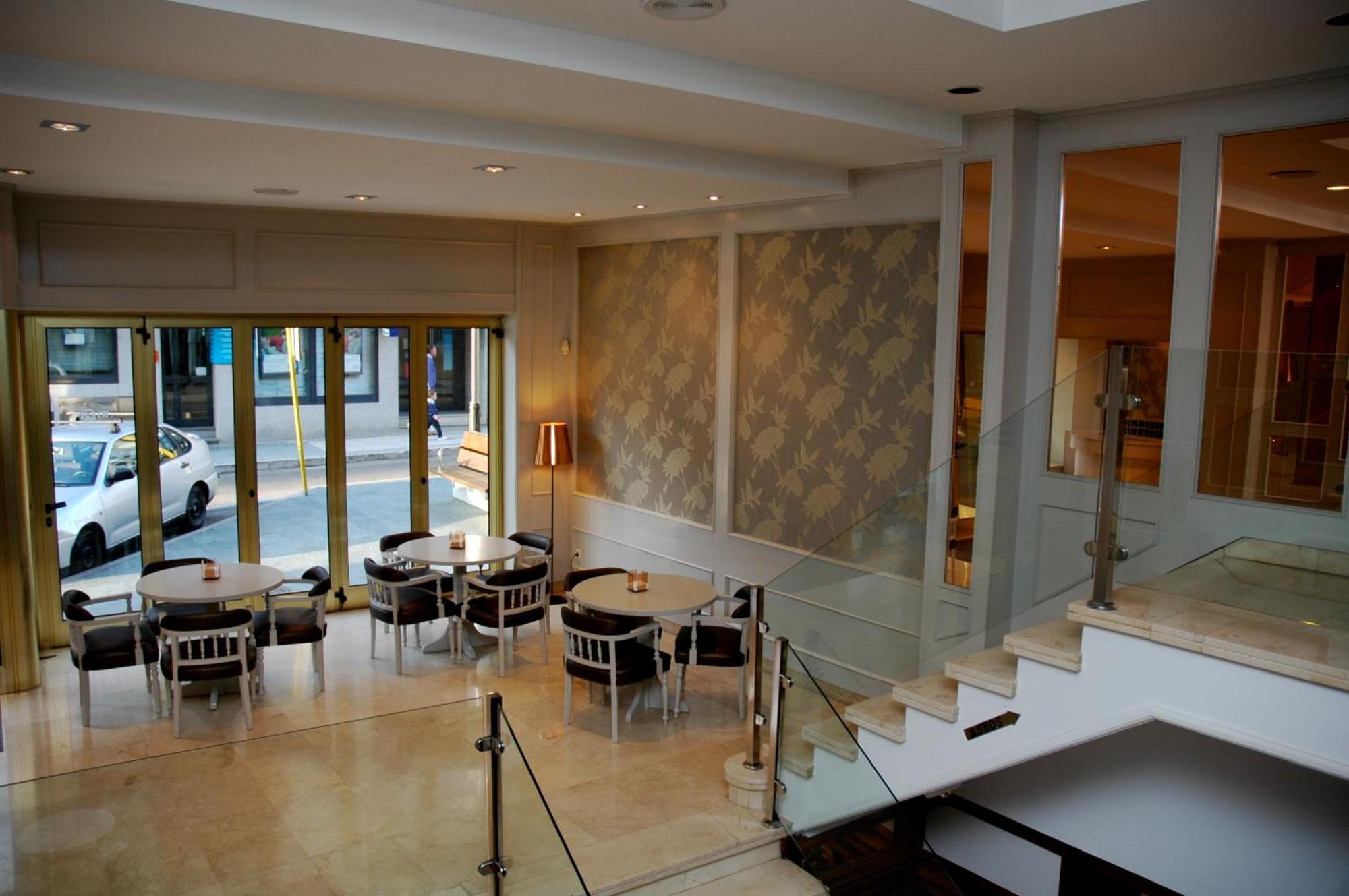 Hotel Serantes او غروف المطعم الصورة